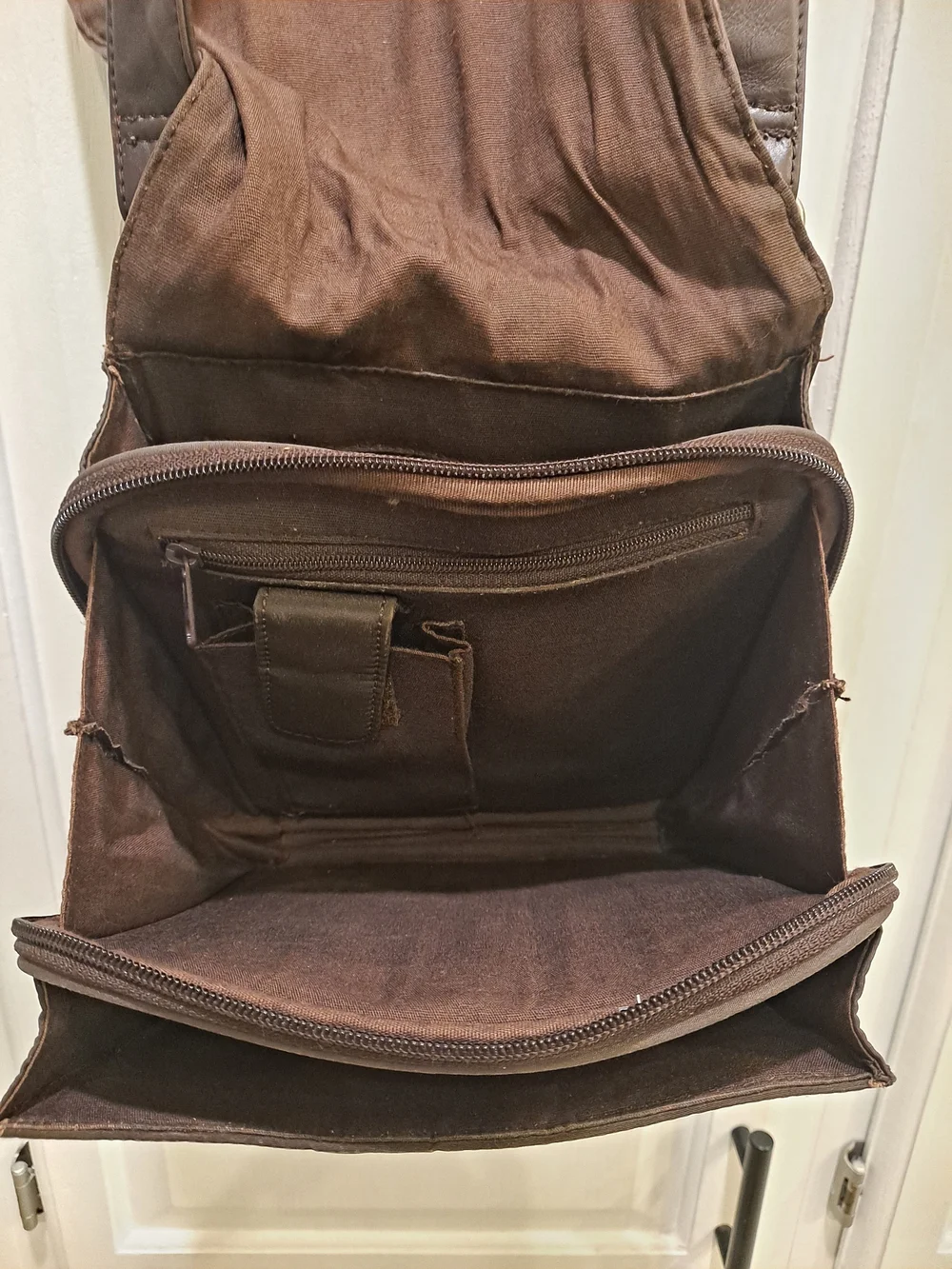 CAFE By Marlo Vintage Compact Leather Messenger Bag Dark Brown Organizer Travel
